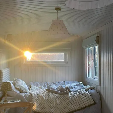 Shepherds Hut Летний дом *